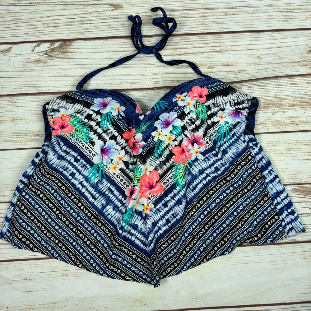 OP  A Symmetrical Cupped Full Coverage Black Halter Bikini Top - Size Large